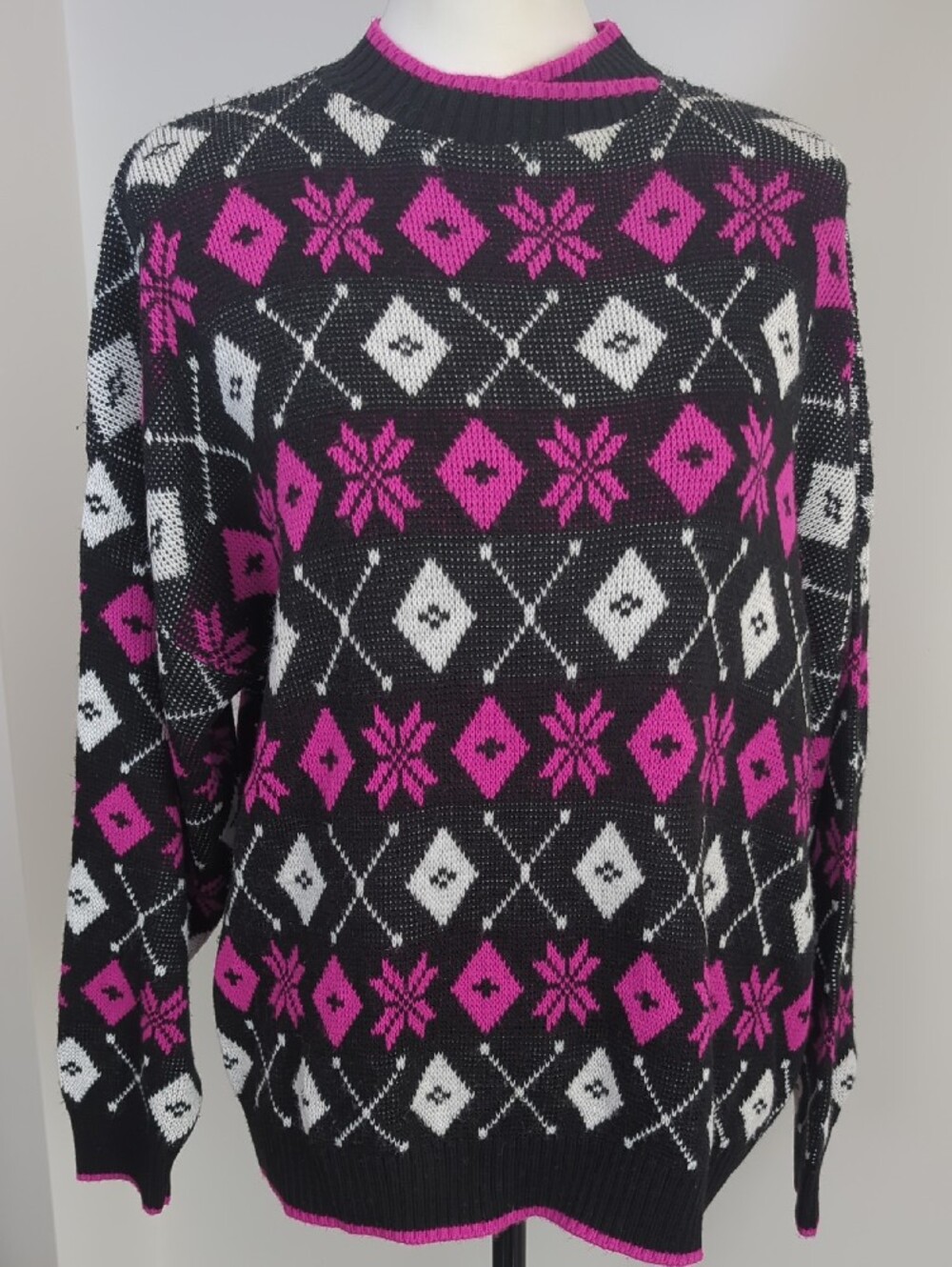 Vintage Jamenits Retro Geometric Ski Sweater Black Fuchsia Pink White MEDIUM